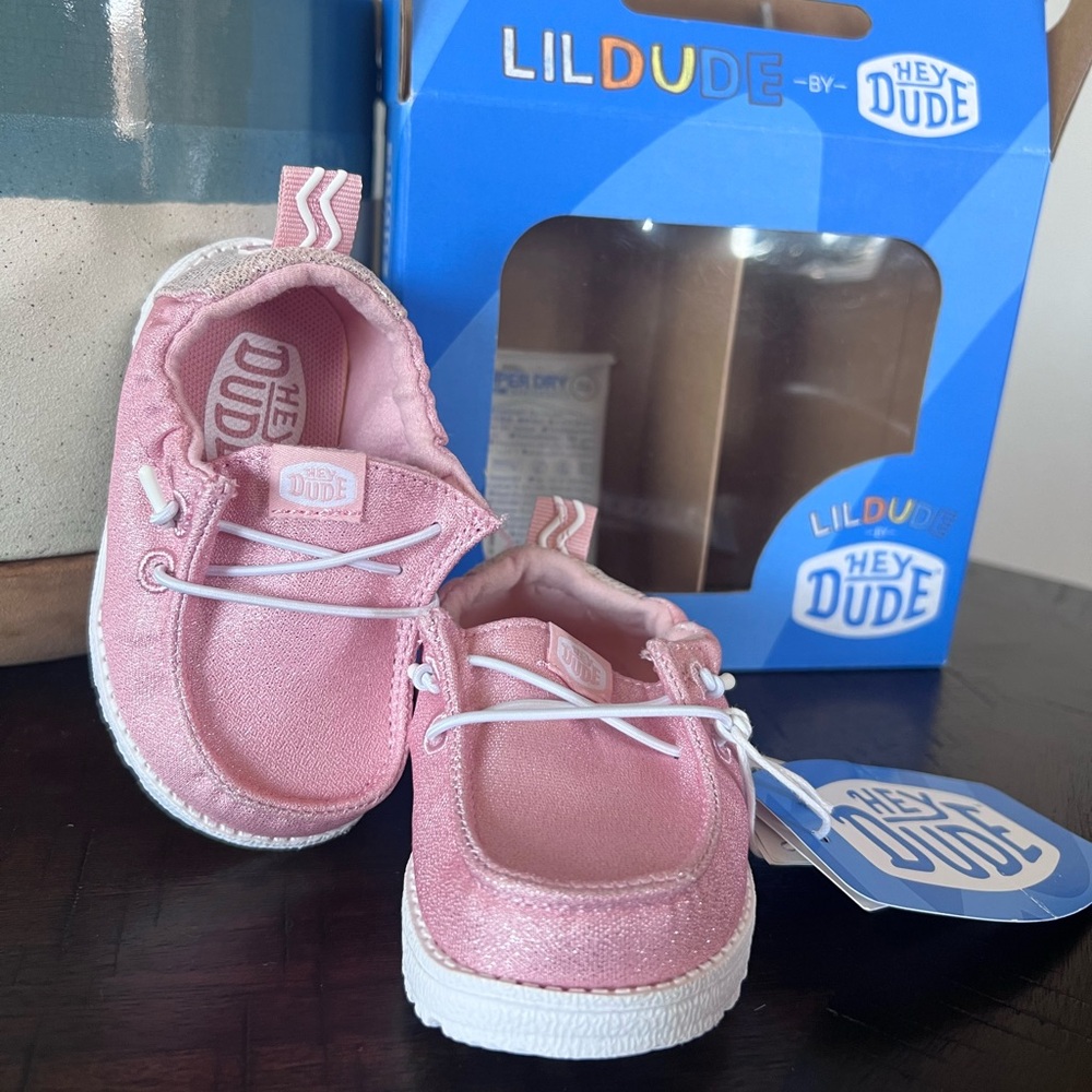 Hey Dude Lil Dude Kids Sparkly Pink Sneakers BRAND NEW WITH TAGS AND BOX